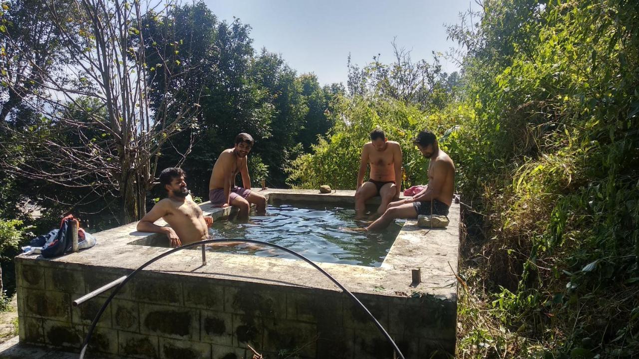 Patwa Dunga Vista Hostel Jeolikote, Nainital מראה חיצוני תמונה